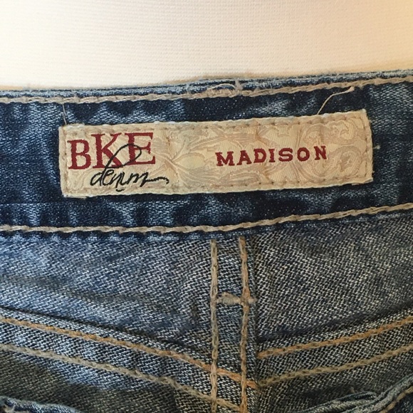 Bkedreams Madisom - blue jean shorts - size 28 - Picture 3 of 4